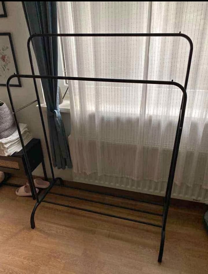 Porte-Manteau Moderne – Stable et Multifonction علاقة ملابس عصرية – ثابتة ومتعددة الاستخدام