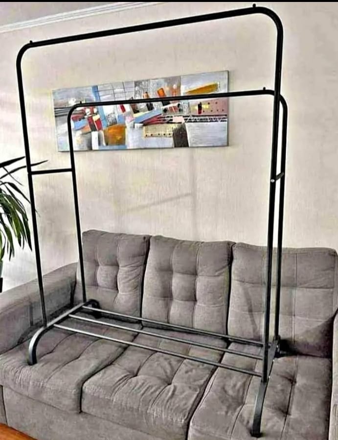Porte-Manteau Moderne – Stable et Multifonction علاقة ملابس عصرية – ثابتة ومتعددة الاستخدام