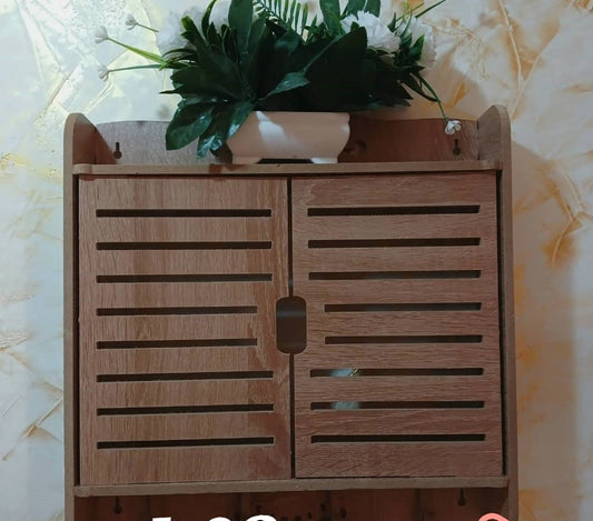Support de Rangement en Bois Miniature avec Portes – Pratique et Décoratif    حامل تخزين خشبي صغير مع أبواب – عملي وزخرفي