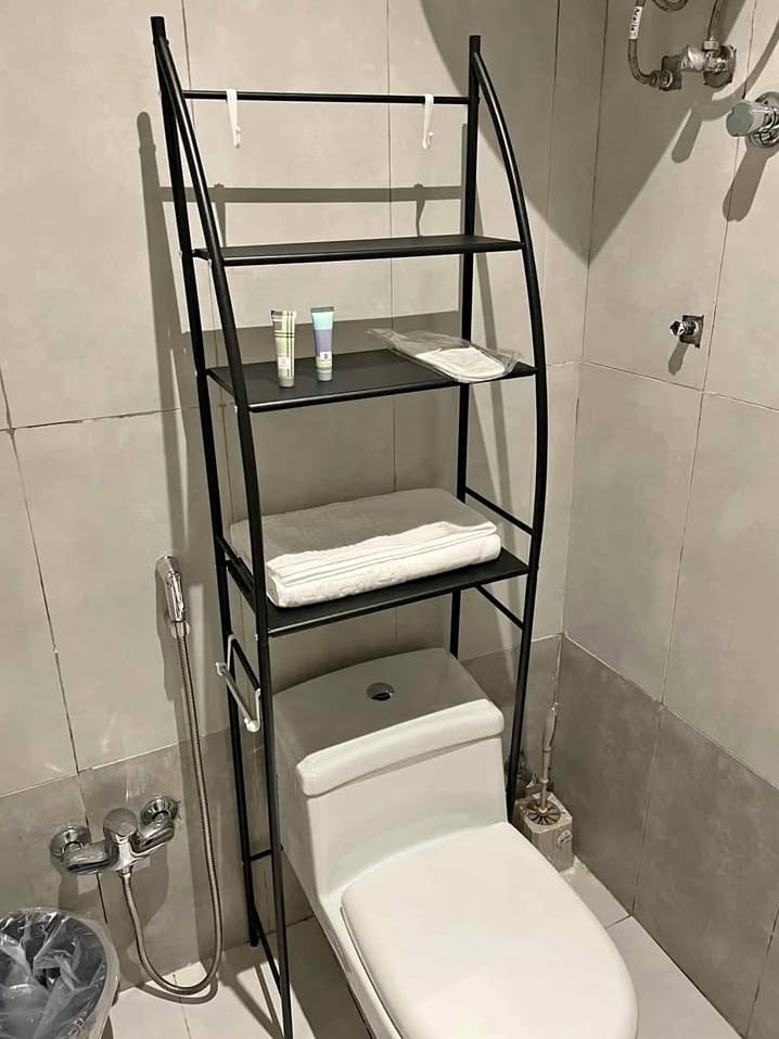 Étagère de Salle de Bain – Meuble de Rangement Pratique     ف الحمام – خزانة تخزين عملية